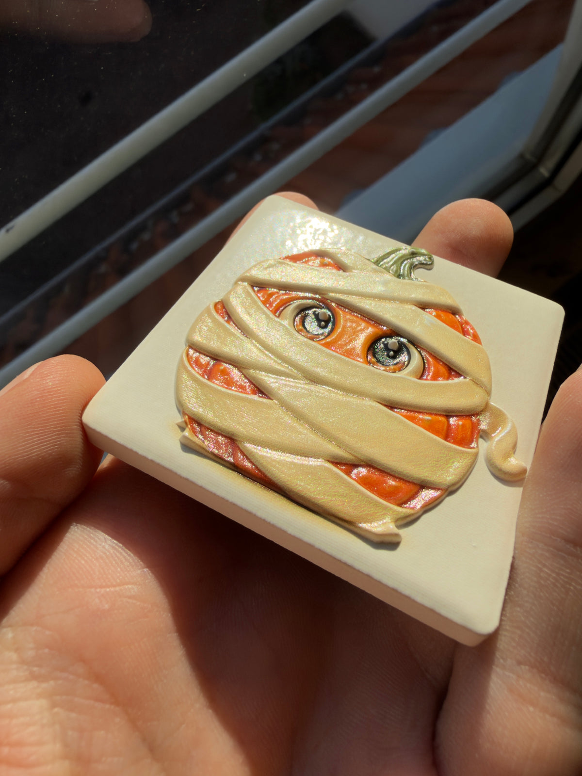 Spooky Mini – Mumienkürbis | Keramikmagnet mit Relief