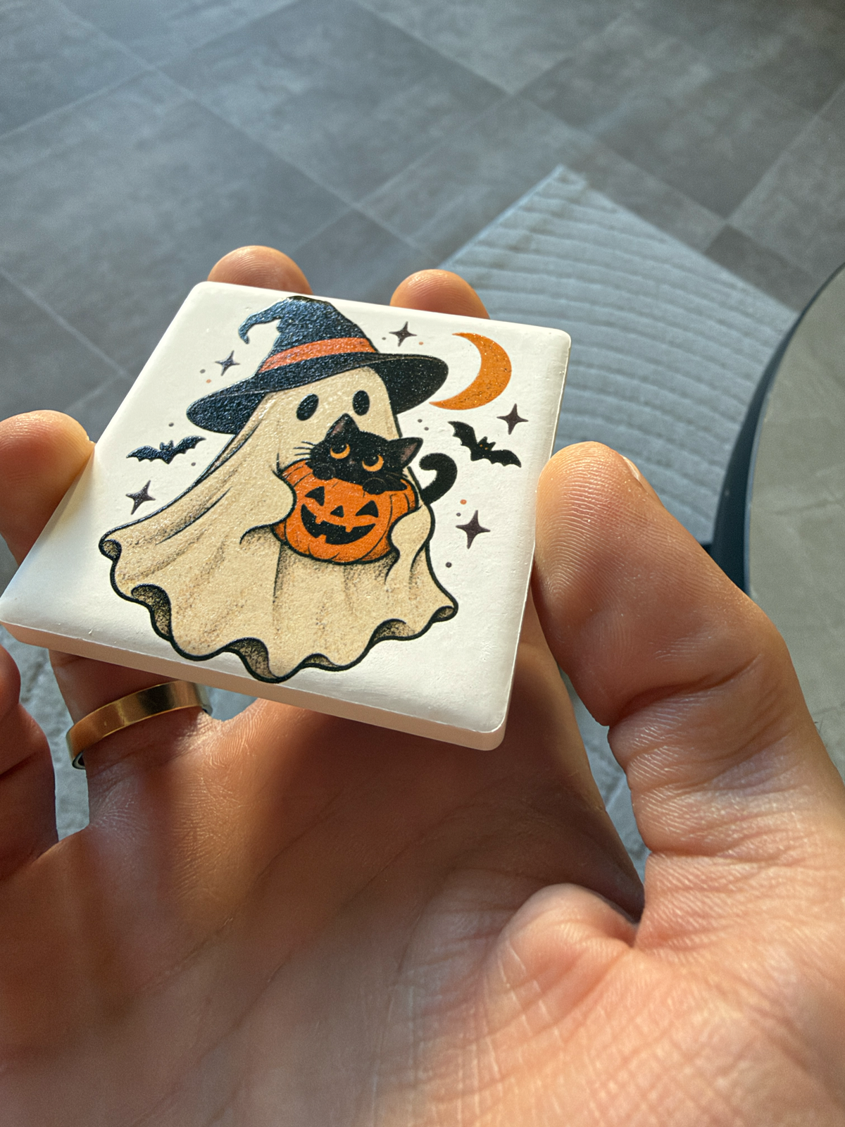 Echter Keramikmagnet Spooky Friends mit erhabenem UV-Druck